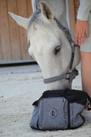 Harcour Quismy Grooming Bag - Harcour USA - Equiluxe Tack