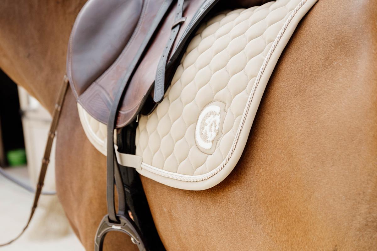 Kentucky Horsewear Saddle Pad 3D Logo Onion Quilt Jumping - Beige - Kentucky Horsewear - Equiluxe Tack