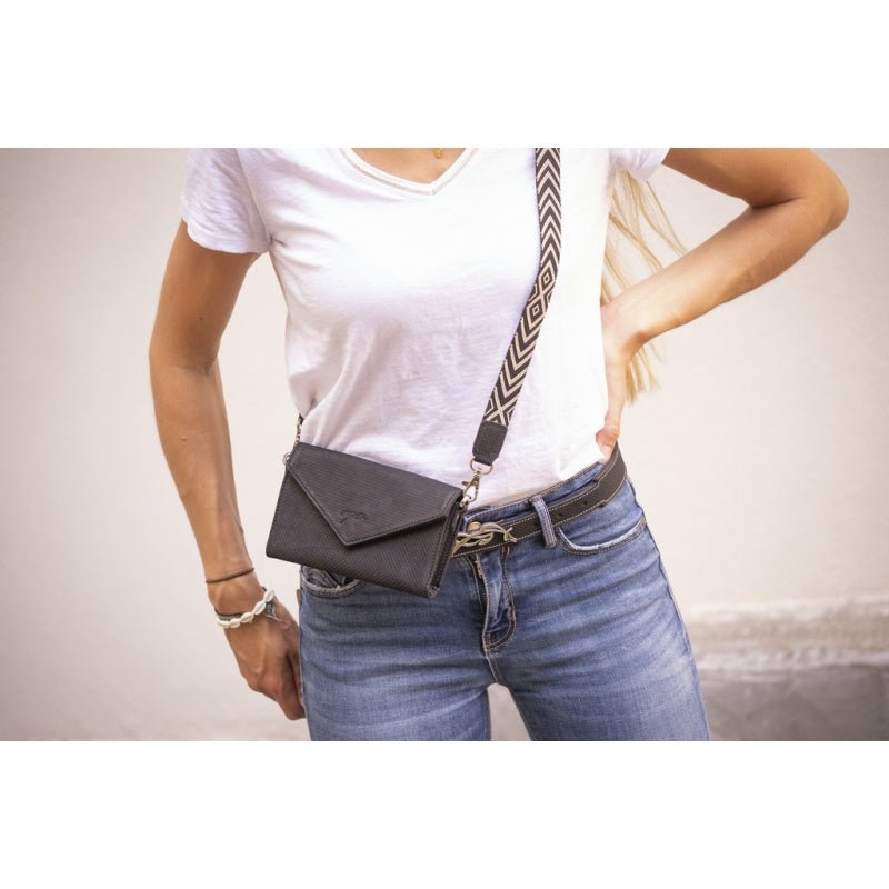 Pénélope Perforated New Phone Pocket - Black - Pénélope - Equiluxe Tack