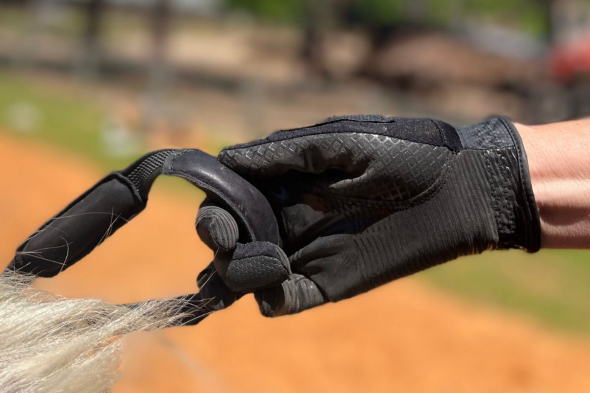 Comfort Connect Rein - Intermittent Padding for Equal Rein Length and Hand Support - CorrectConnect - Equiluxe Tack