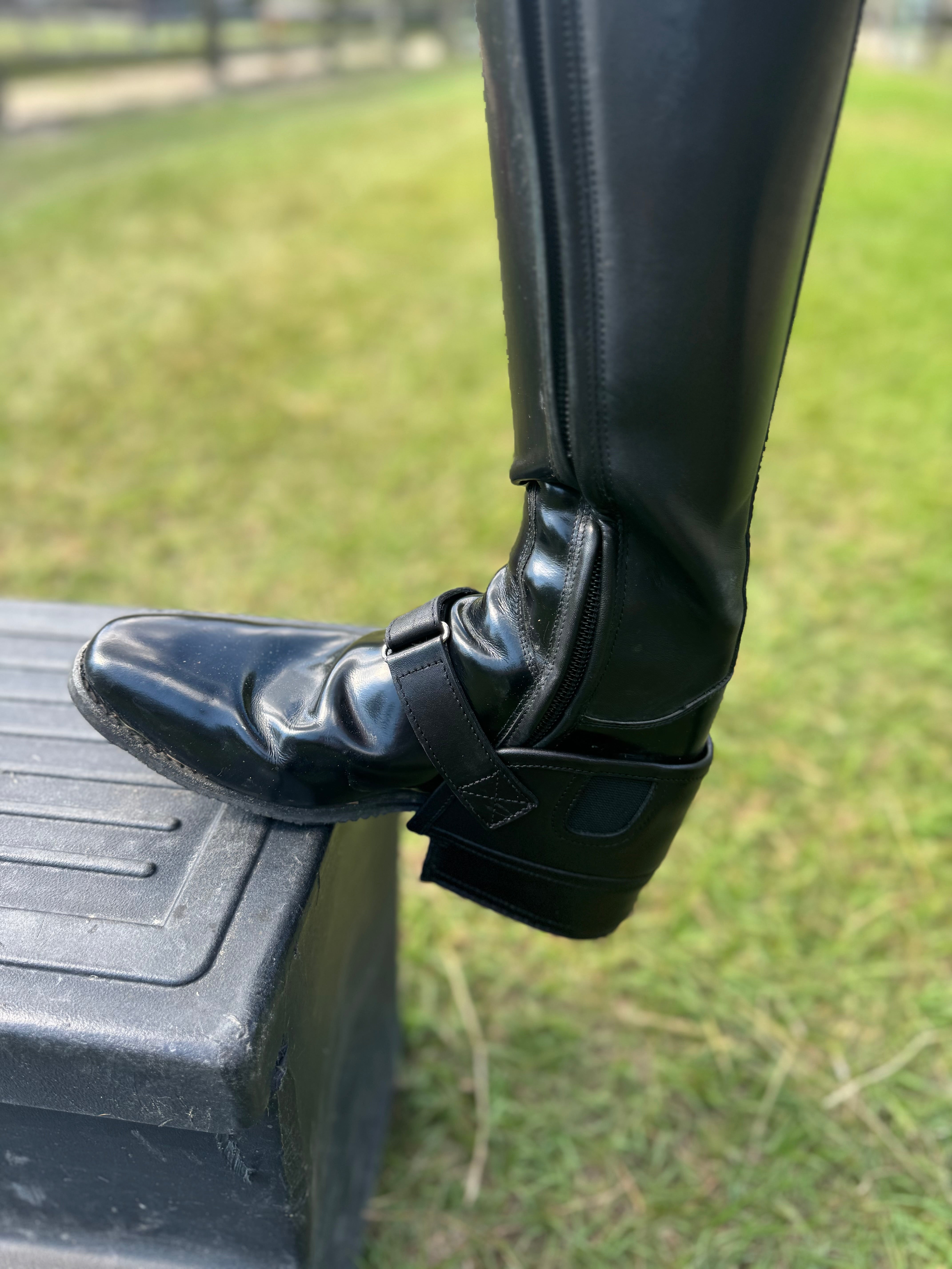 CorrectConnect Equisole EXternal - Weighted Training Aid for Equestrians - CorrectConnect - Equiluxe Tack