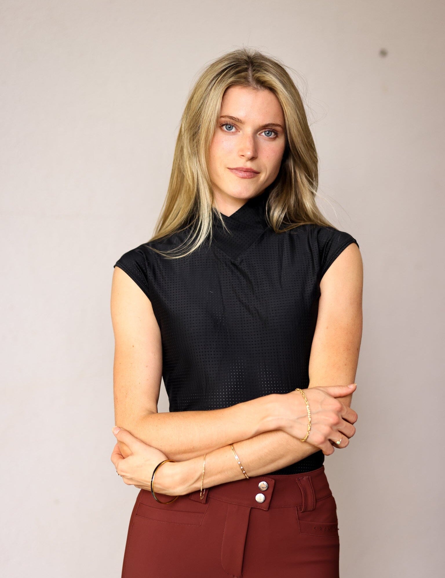 CRINIĒRE Kai Shirt Cap Sleeve | Black - C R I N I Ē R E - Equiluxe Tack