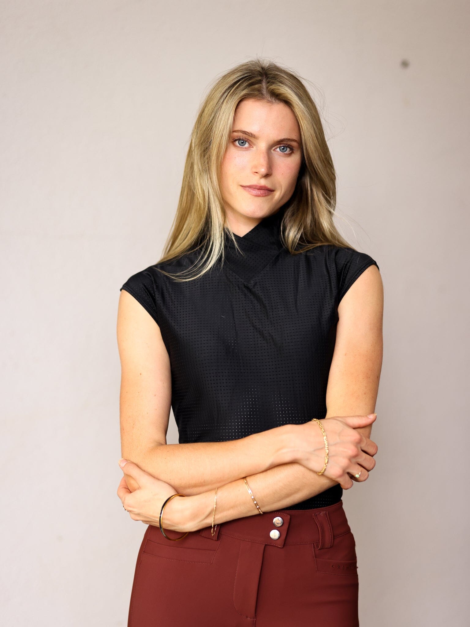 CRINIĒRE Kai Shirt Cap Sleeve | Black - C R I N I Ē R E - Equiluxe Tack