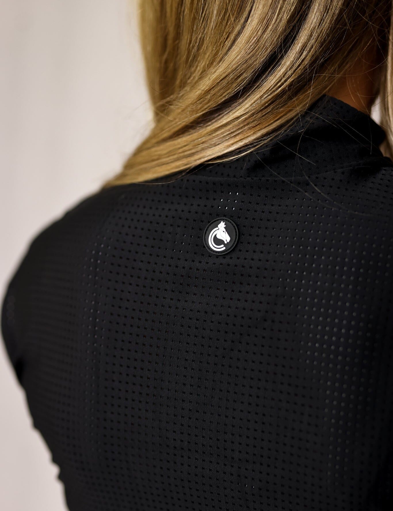 CRINIĒRE Kai Shirt Cap Sleeve | Black - C R I N I Ē R E - Equiluxe Tack