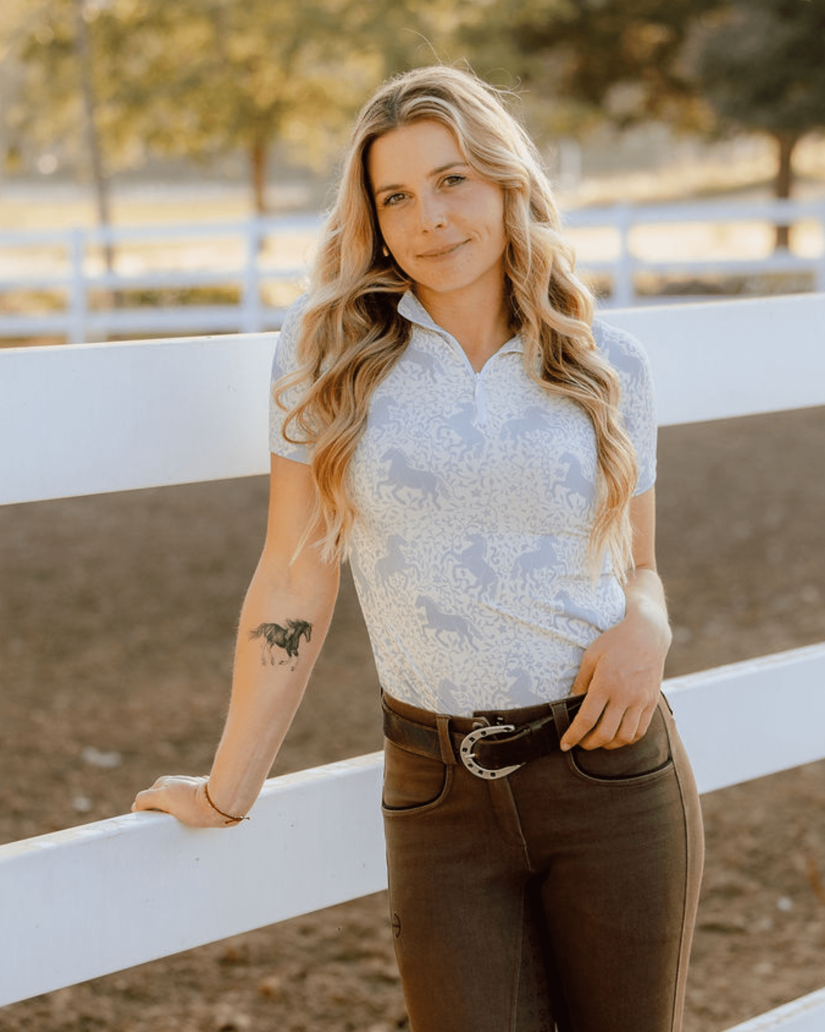 Deinhardt Designs Prints With A Purpose CORAL Short Sleeve Signature Sunshirt - Equiluxe Tack