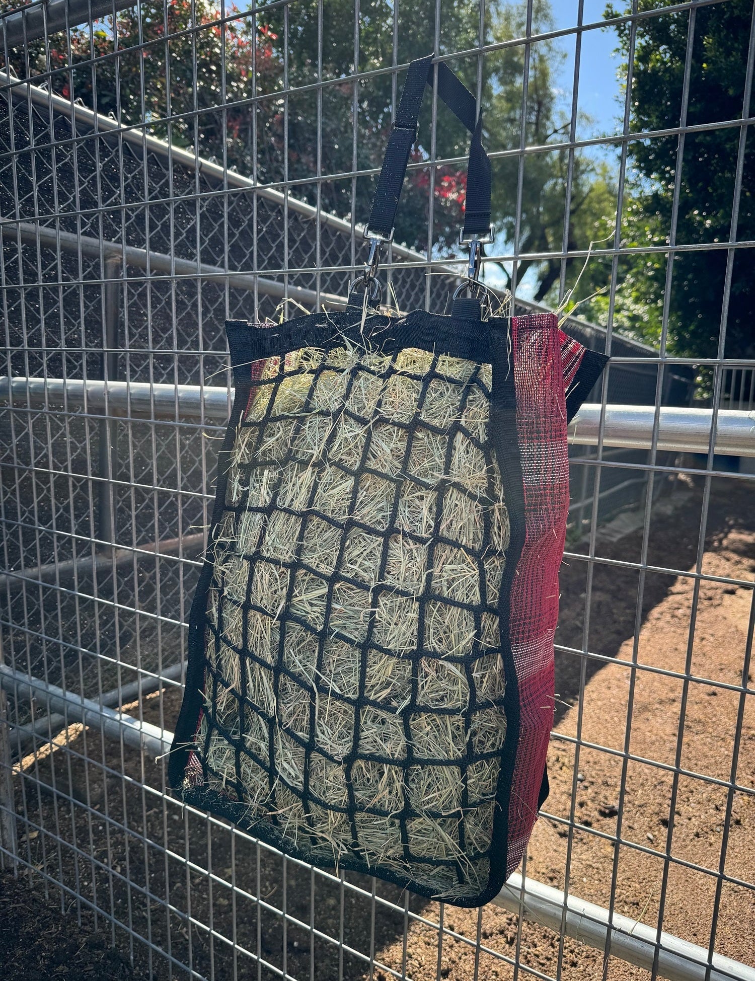 Deluxe Slow Feed Hay Bag - 1 Flake - Kensington Protective Products - Equiluxe Tack