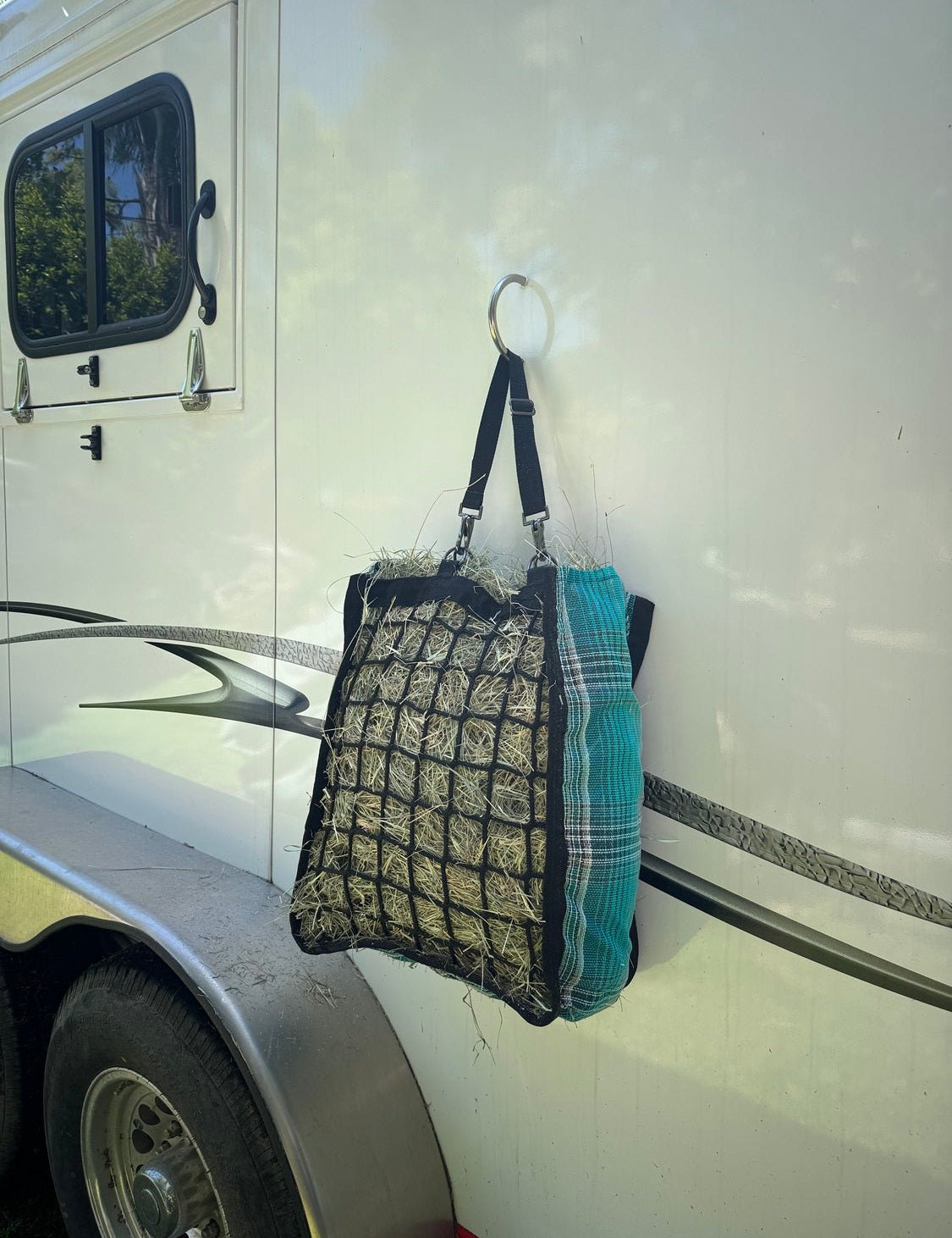 Deluxe Slow Feed Hay Bag - 1 Flake - Kensington Protective Products - Equiluxe Tack