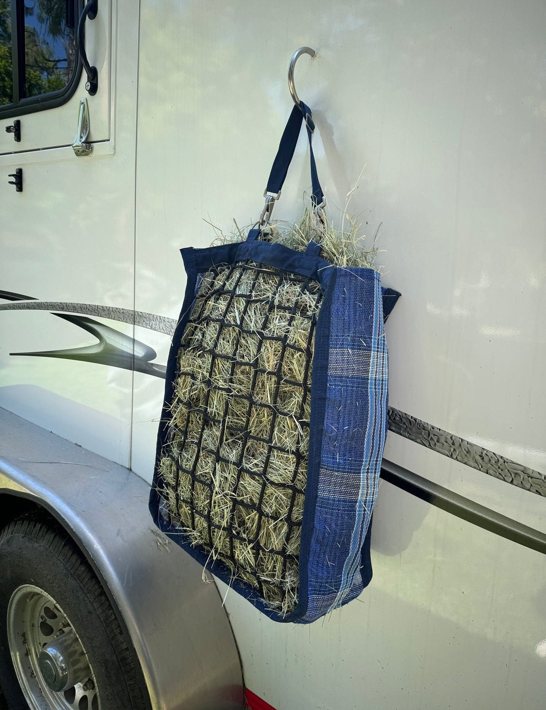 Deluxe Slow Feed Hay Bag - 1 Flake - Kensington Protective Products - Equiluxe Tack