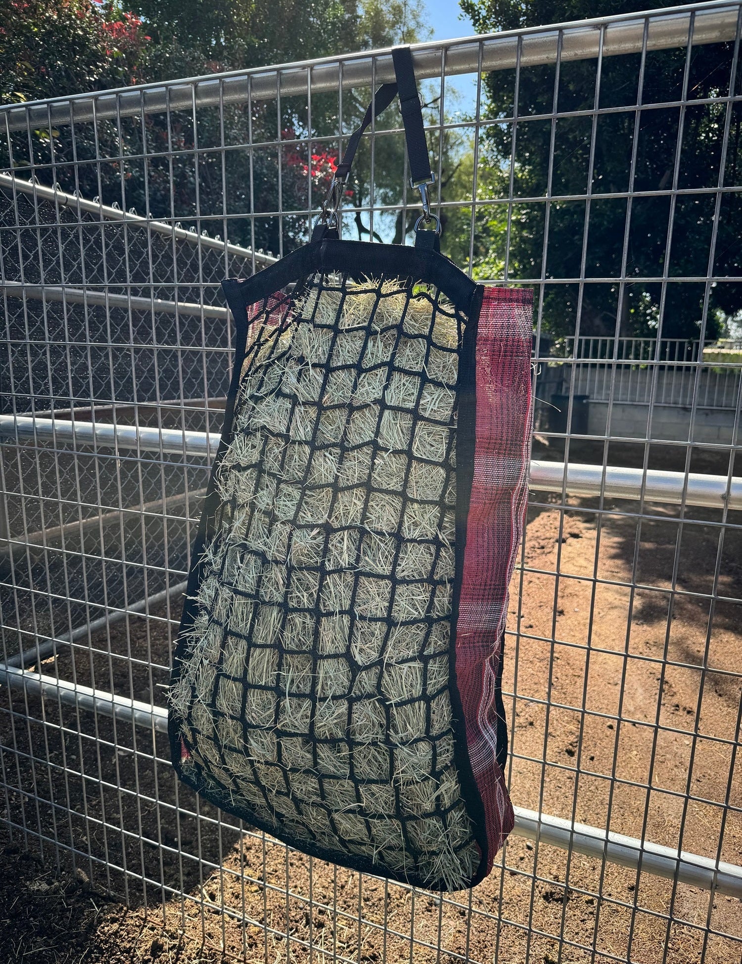 Deluxe Slow Feed Hay Bag - 2 Flake - Kensington Protective Products - Equiluxe Tack