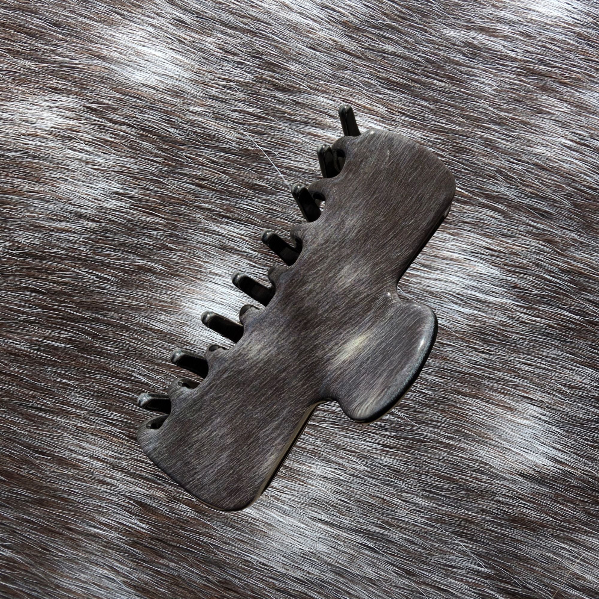 Ellsworth Dapple Grey Claw Clip - Equiluxe Tack