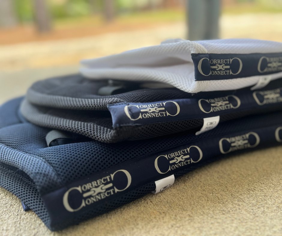 General Purpose Mesh Saddle Pad with Quick Dry Cotton Lining in Navy, White, or Black - CorrectConnect - Equiluxe Tack