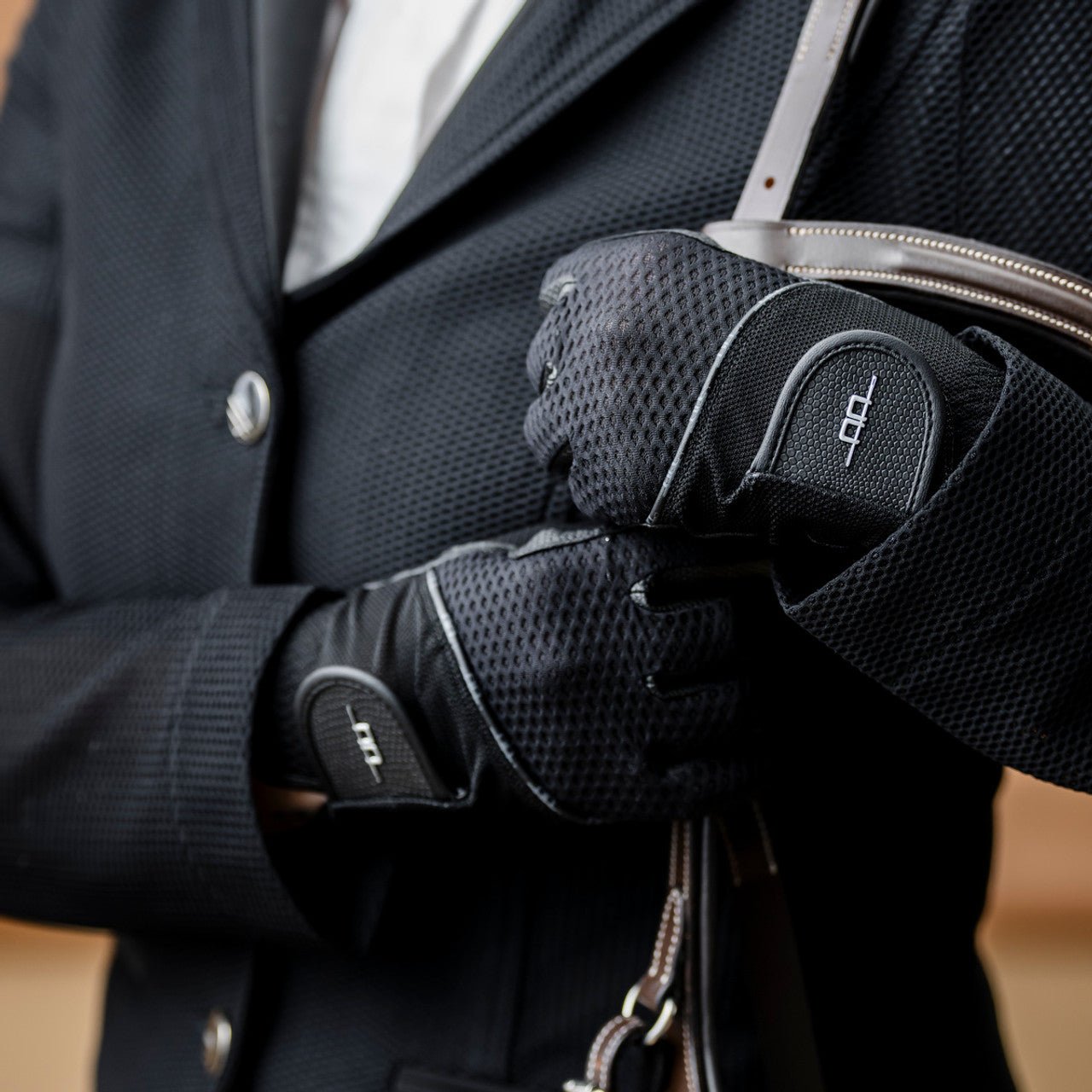 Horseware AA MotionLite Mesh Gloves - Alessandro Albanese - Equiluxe Tack