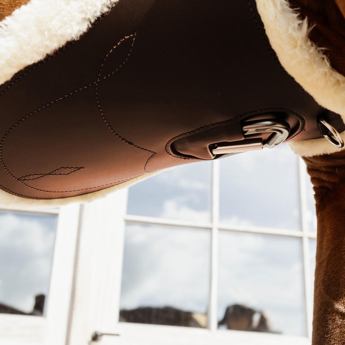 Kentucky Horseware Sheepskin Anatomic Stud Girth - Kentucky Horsewear - Equiluxe Tack