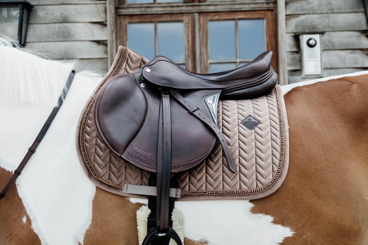 Kentucky Horsewear Saddle Pad Velvet Pearls Jumping - Beige - Kentucky Horsewear - Equiluxe Tack