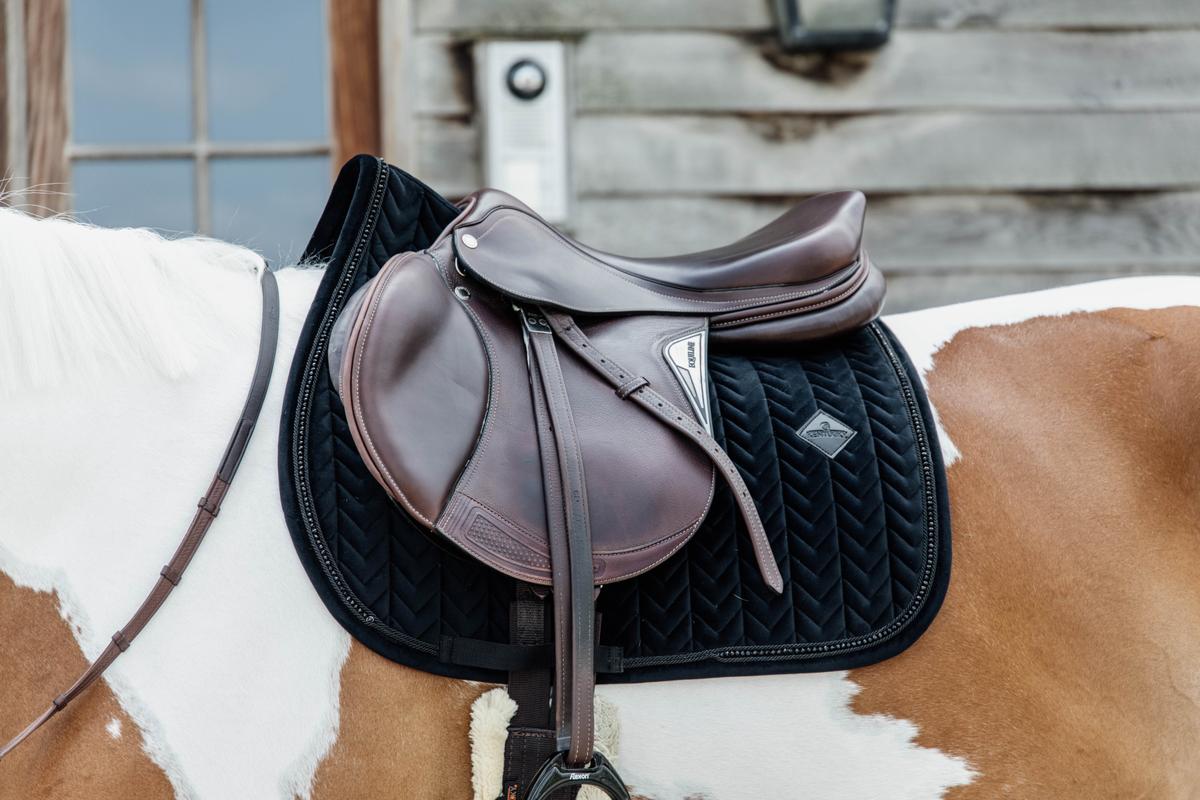 Kentucky Horsewear Saddle Pad Velvet Pearls Jumping - Black - Kentucky Horsewear - Equiluxe Tack