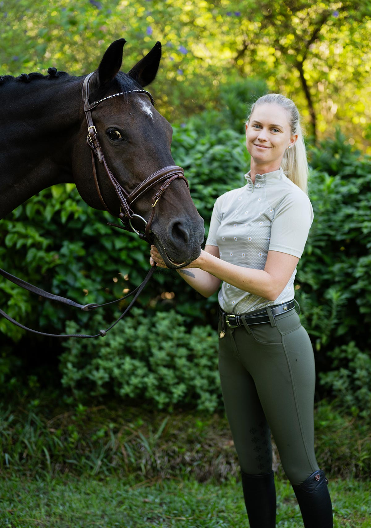 Mosaic Daises in Olive Short Sleeve Sport Sun Shirt - Espoir Equestrian - Equiluxe Tack