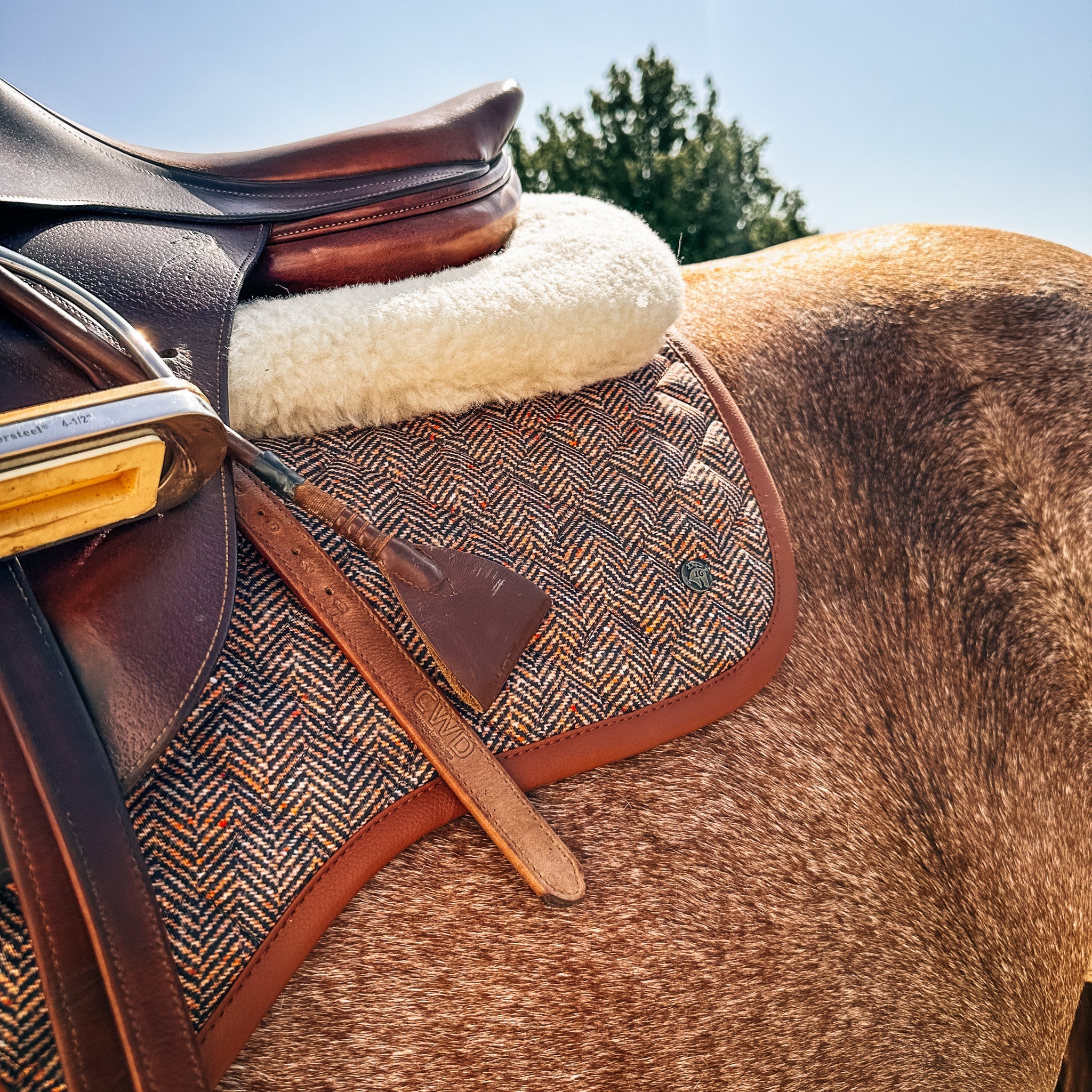 Sixteen Cypress Close Contact pad, Herringbone & Cognac - Sixteen Cypress - Equiluxe Tack