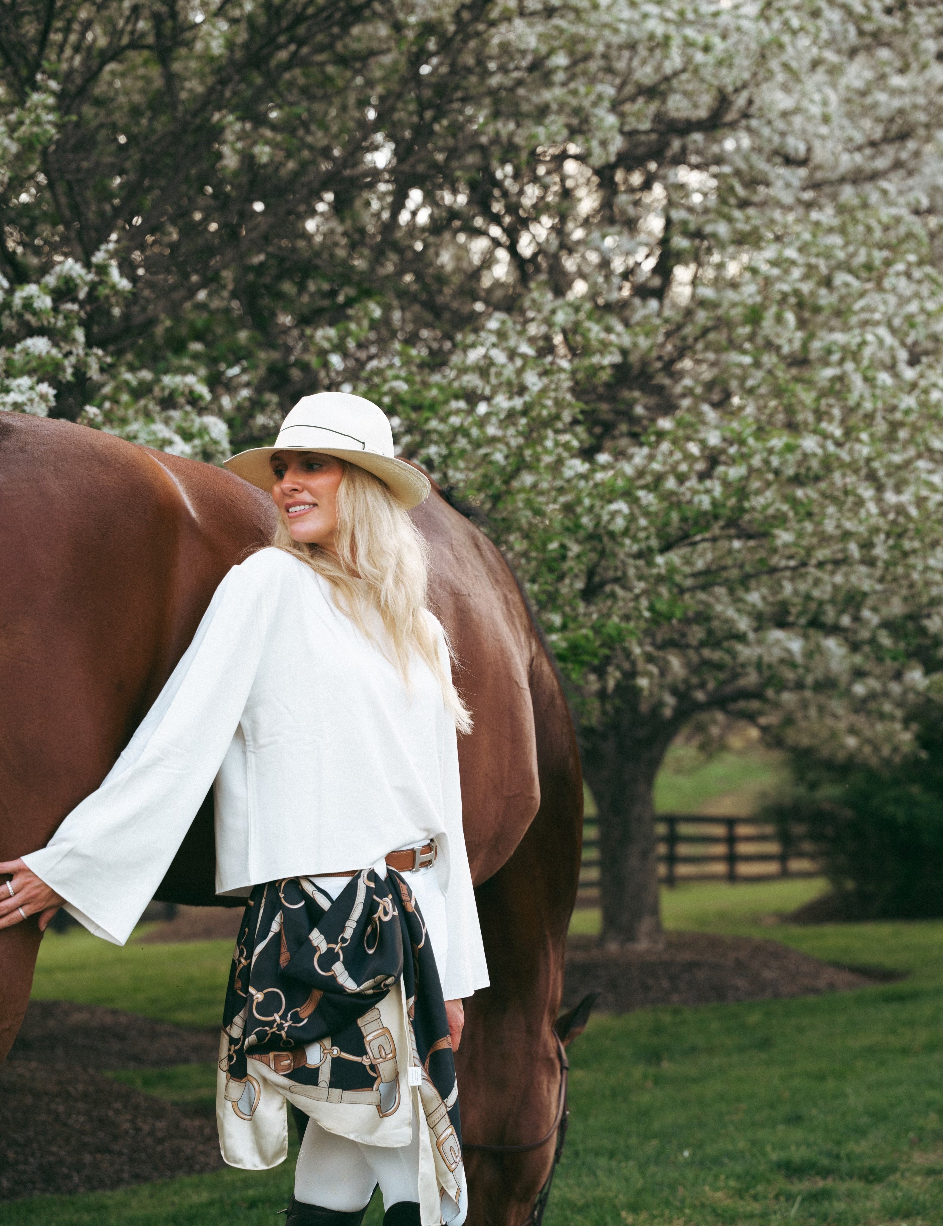 The Barn Dallas Ringside Flare Crewneck - Equiluxe Tack