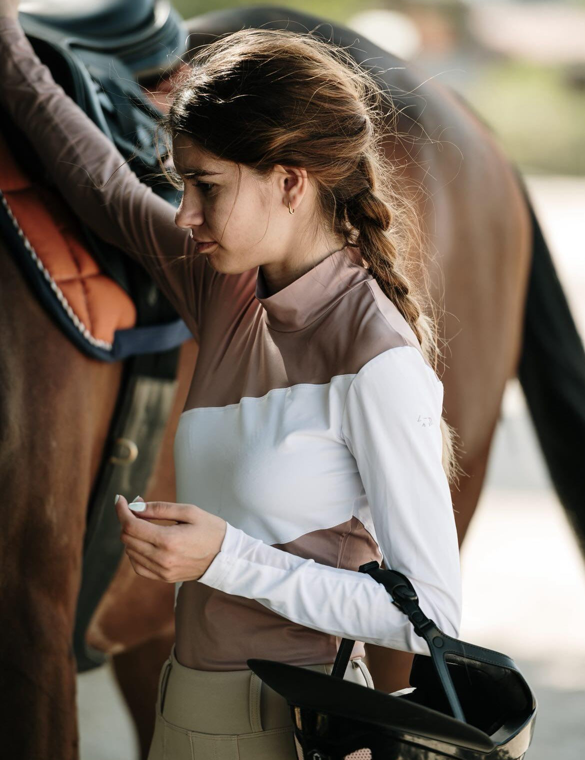 The Proper Fox Mockneck Colorblock White & Sand - Equiluxe Tack