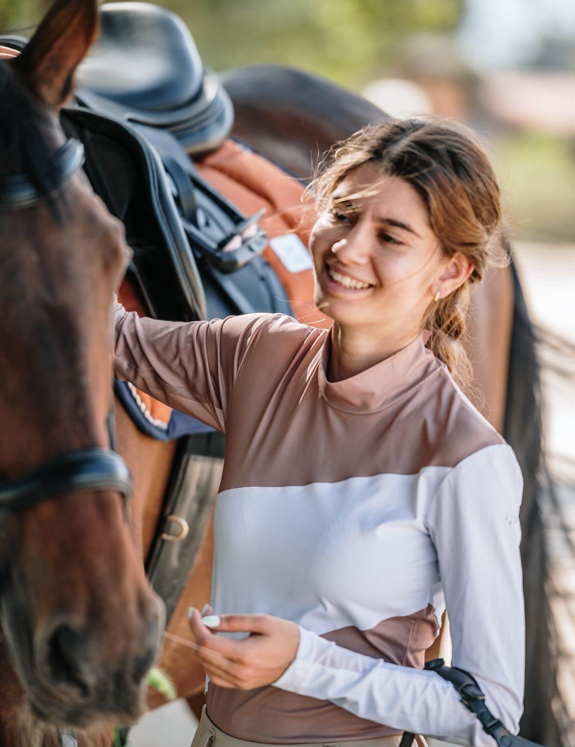 The Proper Fox Mockneck Colorblock White & Sand - Equiluxe Tack