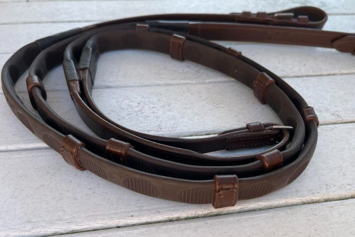 Thumb Grip Reins - CorrectConnect - Equiluxe Tack